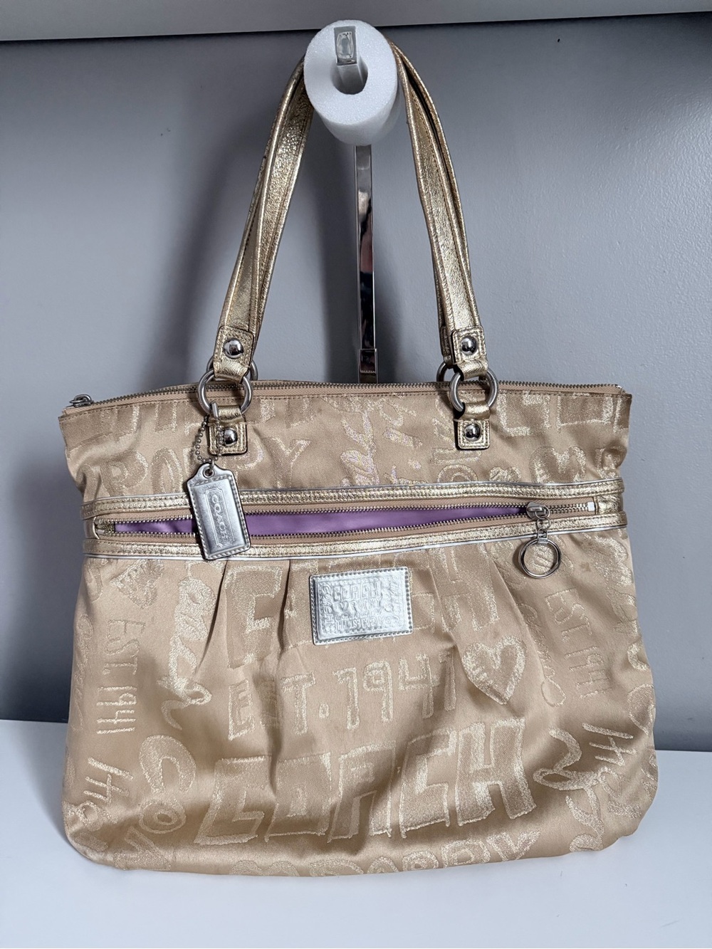 Coach Poppy Story Patch Tote Style #15301 Fair Condition